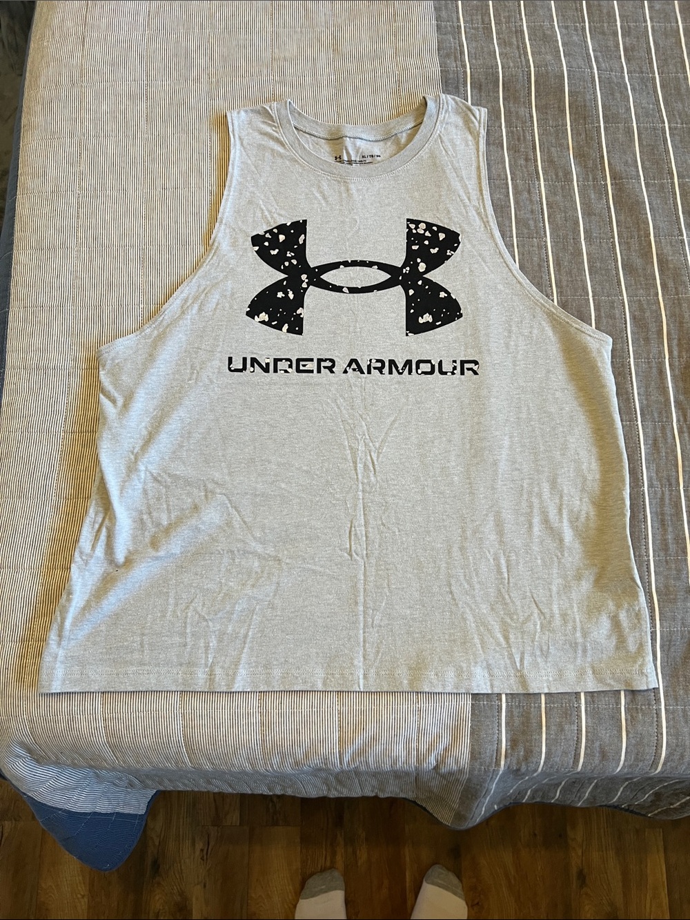 Under Armour Gray Sleeveless Workout Tank Mens Size XL